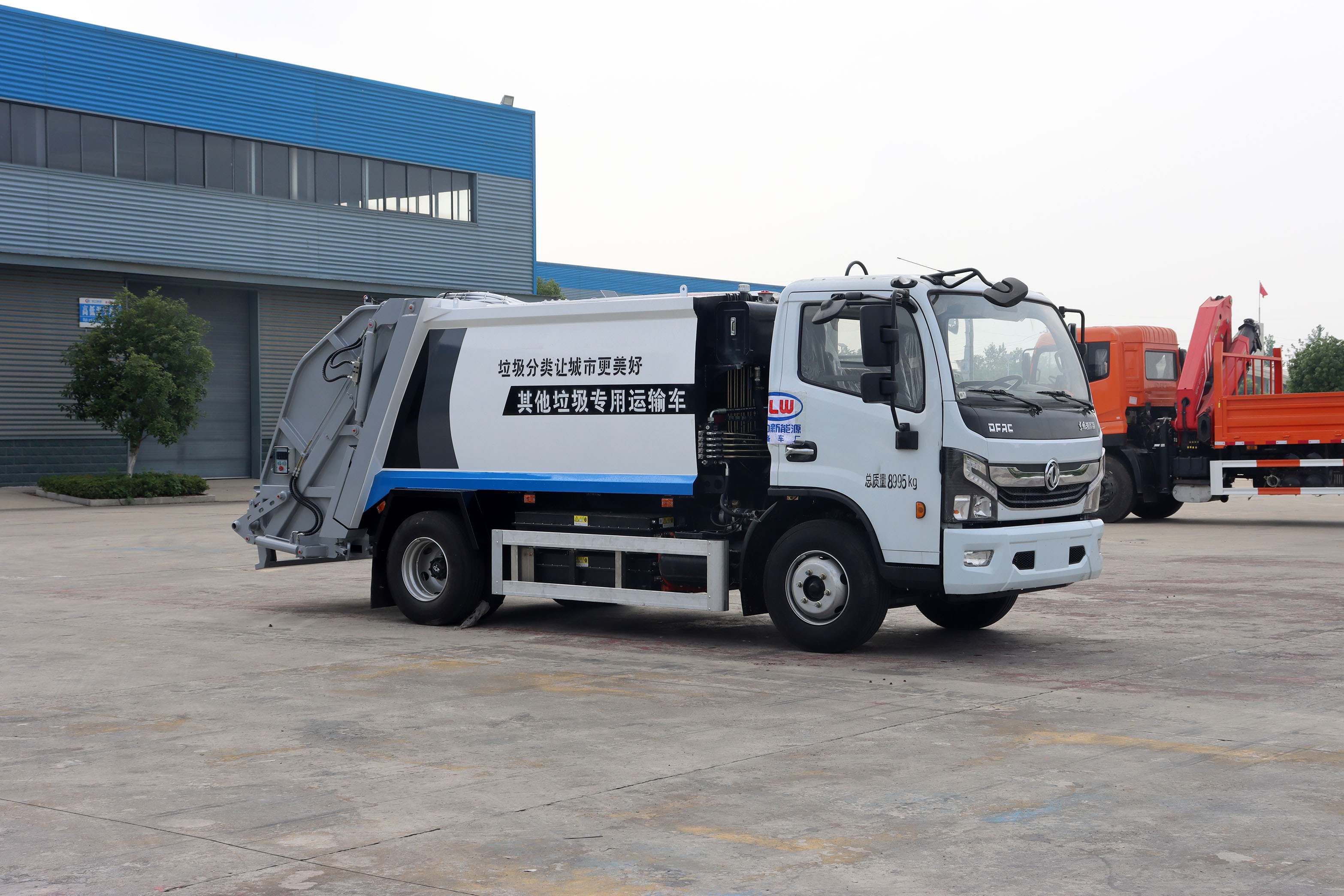 6方東風凱普特純電動壓縮式垃圾車