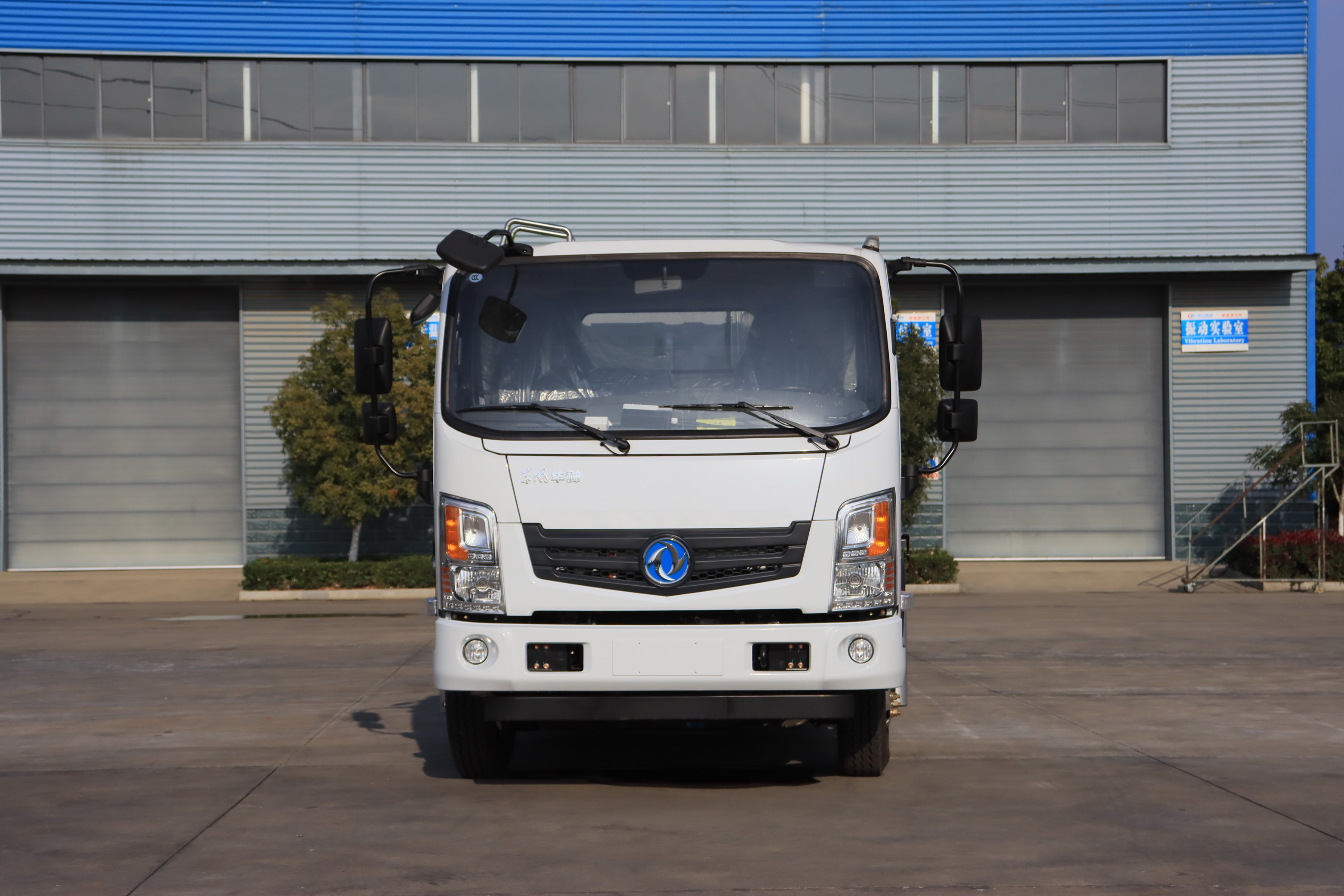 東風(fēng)華神8方純電動(dòng)餐廚垃圾車圖片2