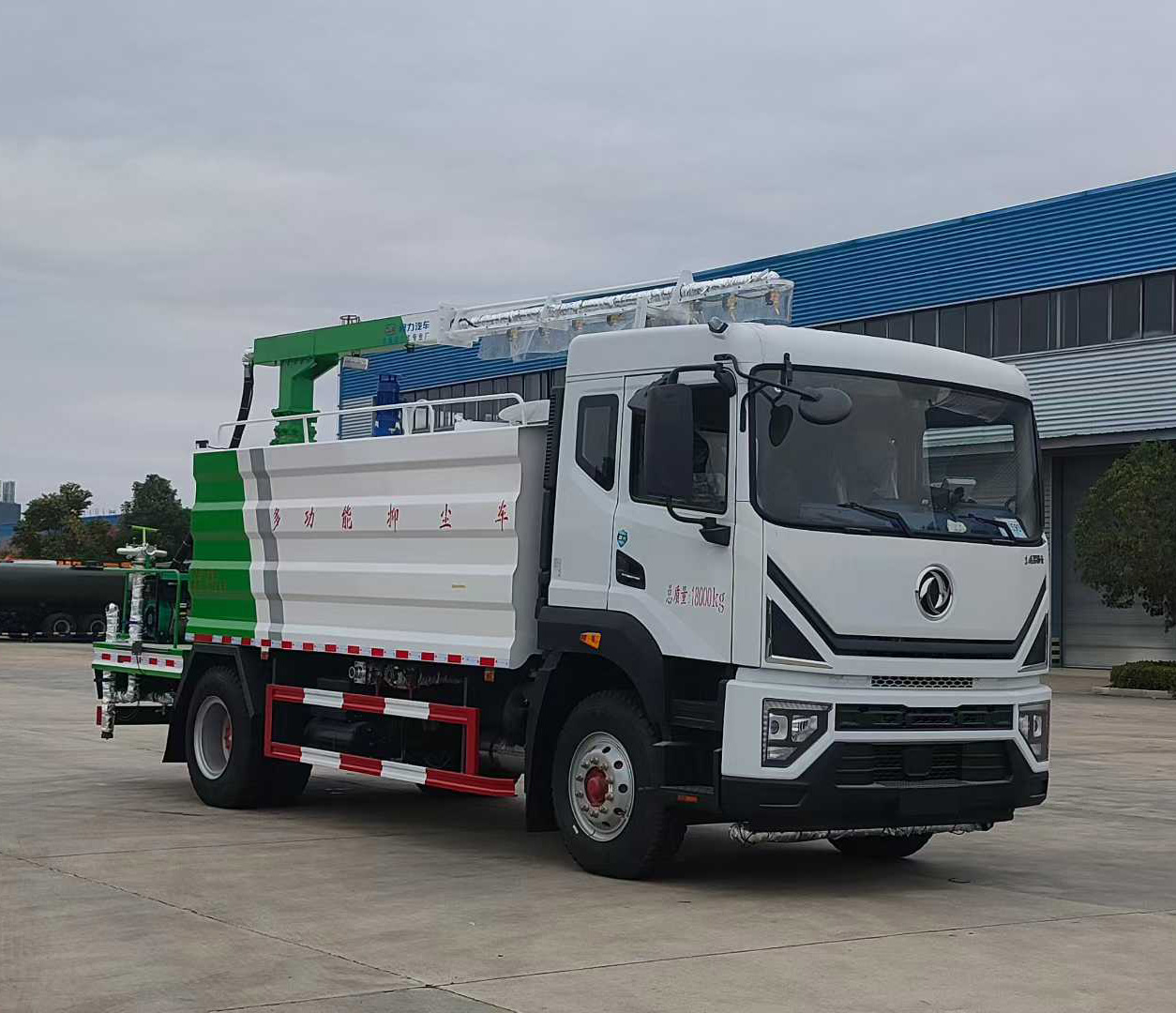 新東風(fēng)鐵路抑塵車12m3綠化灑水車抑塵噴霧車城市道路抑塵消毒車